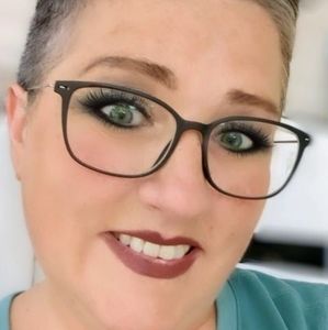 Meet your Posher, Deanna